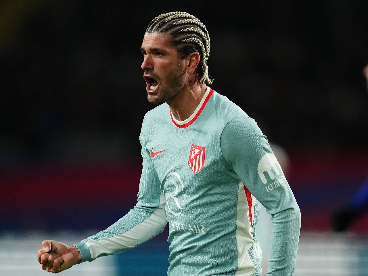 Barcelona 1-2 Atletico Madrid: Highlights, man of the match, stats as Diego Simeone's side go top with last-minute winner