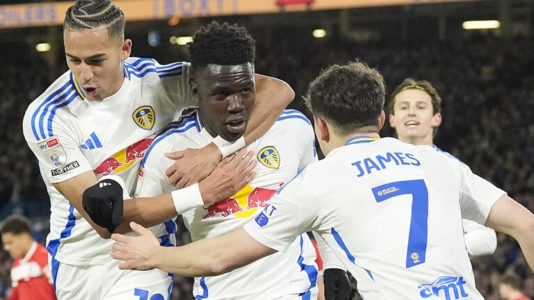 Leeds overpower Boro to go top of Championship