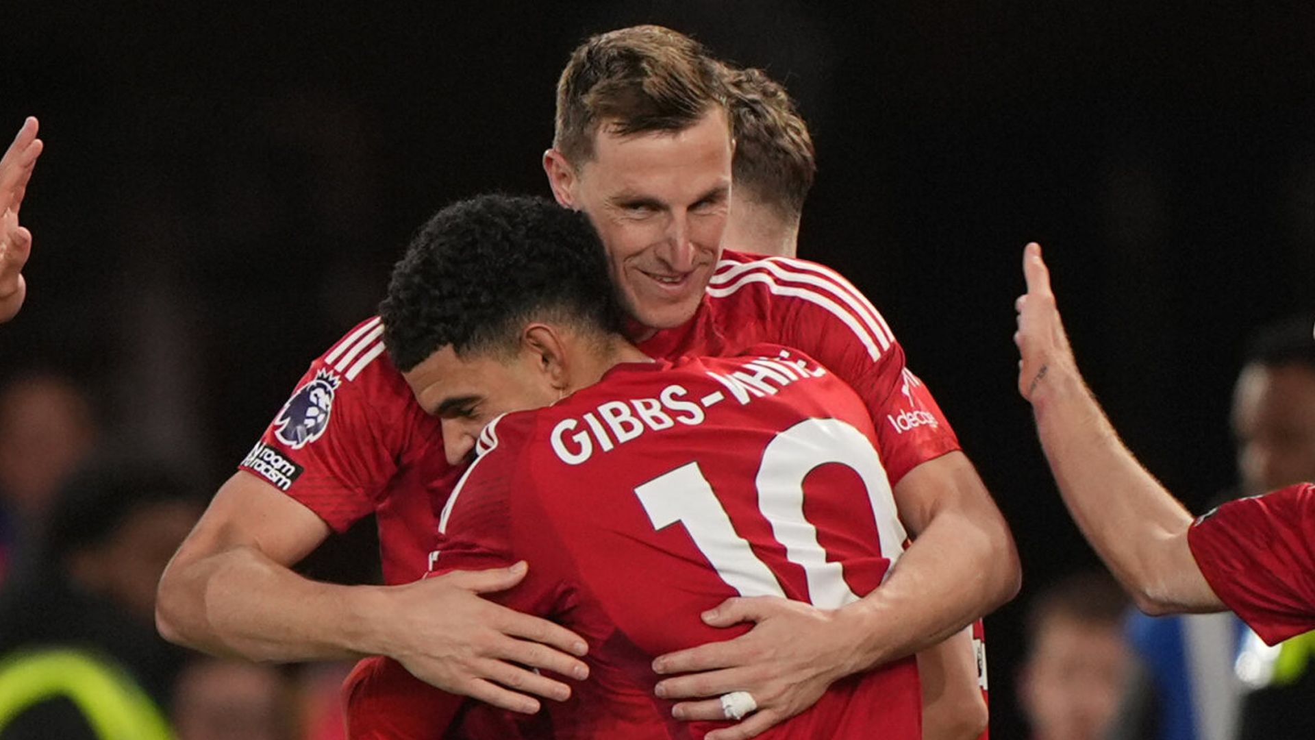 Wood's record-equalling goal gives Forest victory over Ipswich