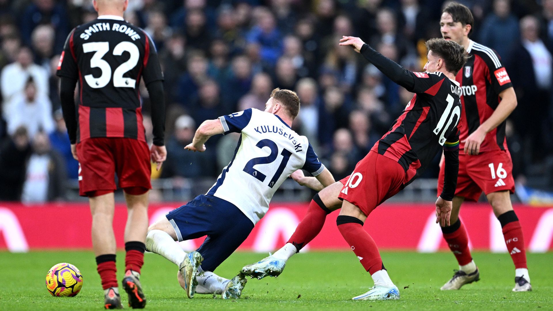 Fulham cling on for point at Spurs after Cairney red