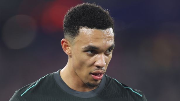 Arne Slot reminds Trent Alexander-Arnold of Steven Gerrard’s Liverpool transfer call