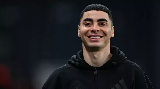 Alexander Isak transfer chase takes fresh twist as Newcastle star agrees exit