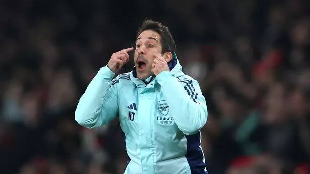 Gary Neville fumes at ‘offensive’ Mikel Arteta ally and expects Arsenal stars to turn on him