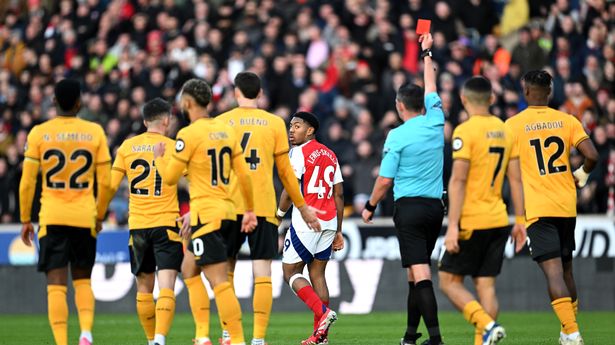Michael Oliver’s chat with VAR explains why controversial Arsenal red wasn’t overturned