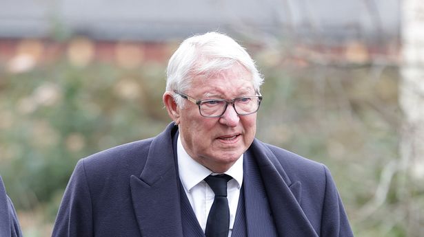 Sir Alex Ferguson’s furious four-word response to autograph hunter at Man Utd icon’s funeral