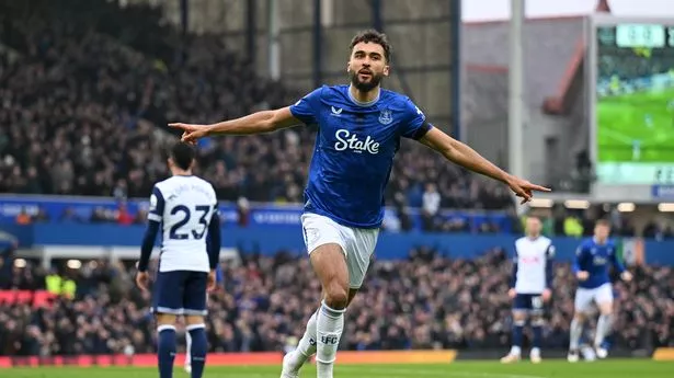 Everton striker Dominic Calvert-Lewin given goals target to save Blues from relegation