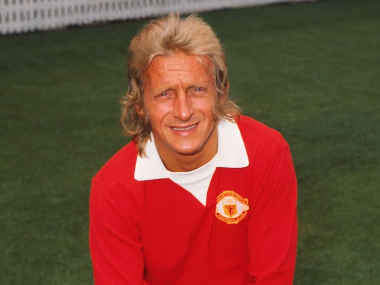 Denis Law: Man United legends pay tribute to “fantastic footballer” and “fantastic man”