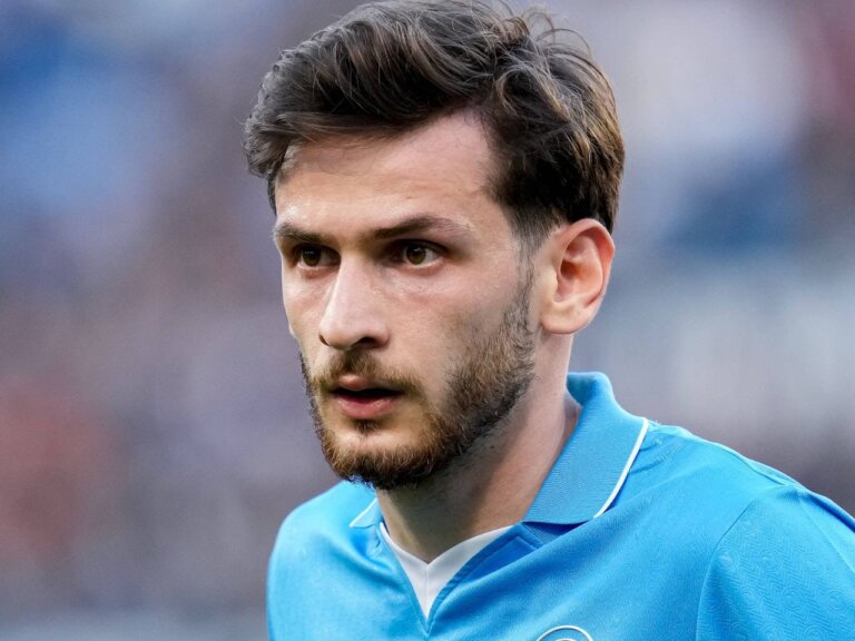 Antonio Conte drops Khvicha Kvaratskhelia bombshell amid PSG, Liverpool and Man United transfer https://www.sportsmole.co.uk/football/man-utd/transfer-talk/news/hes-asked-to-leave-conte-drops-kvaratskhelia-bombshell_562591.htmls