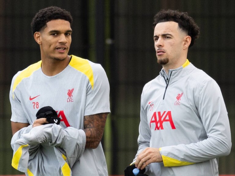 Liverpool hit with new injury blow in Tottenham game as Arne Slot makes peculiar substitution