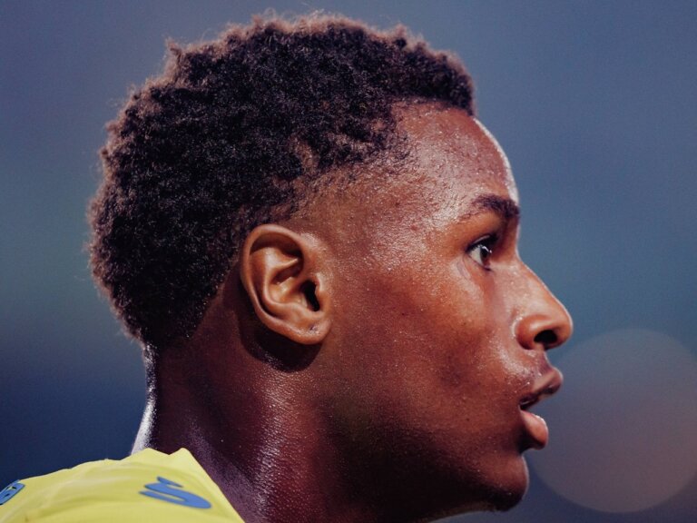 Rangers sign Rafael Fernandes: Shirt number confirmed, could he make debut against Man United?