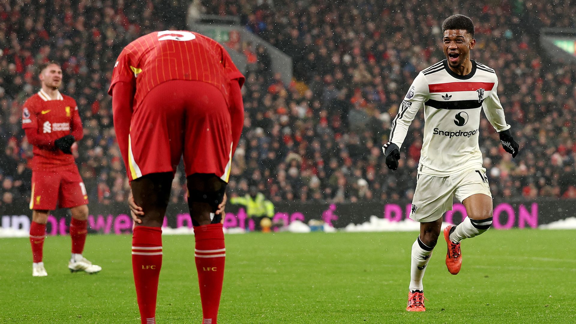 Amad's late goal earns Man Utd deserved draw in thriller at Liverpool