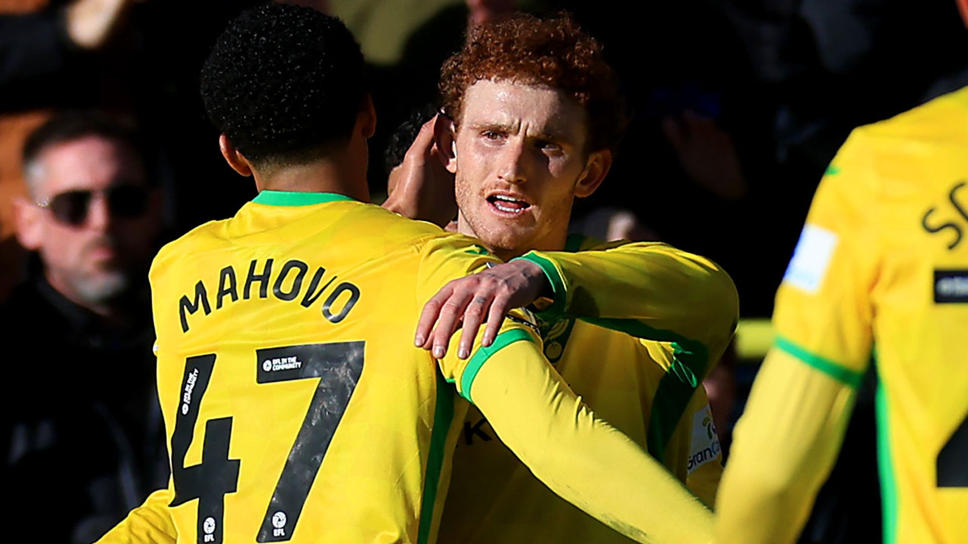 Sargent strikes twice as Norwich thrash Swansea