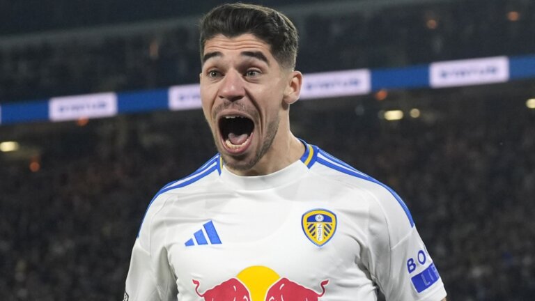 Leeds ease past Norwich to take Champ top spot once again