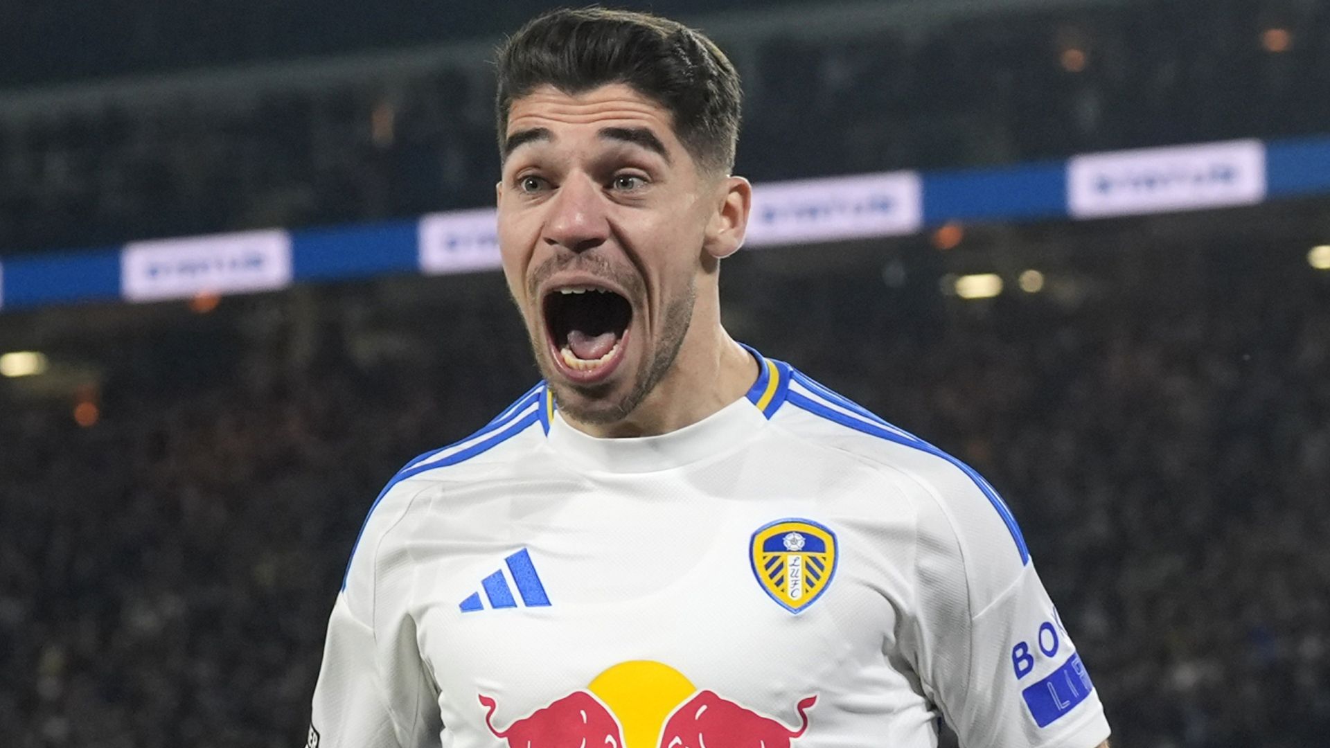 Leeds ease past Norwich to take Champ top spot once again