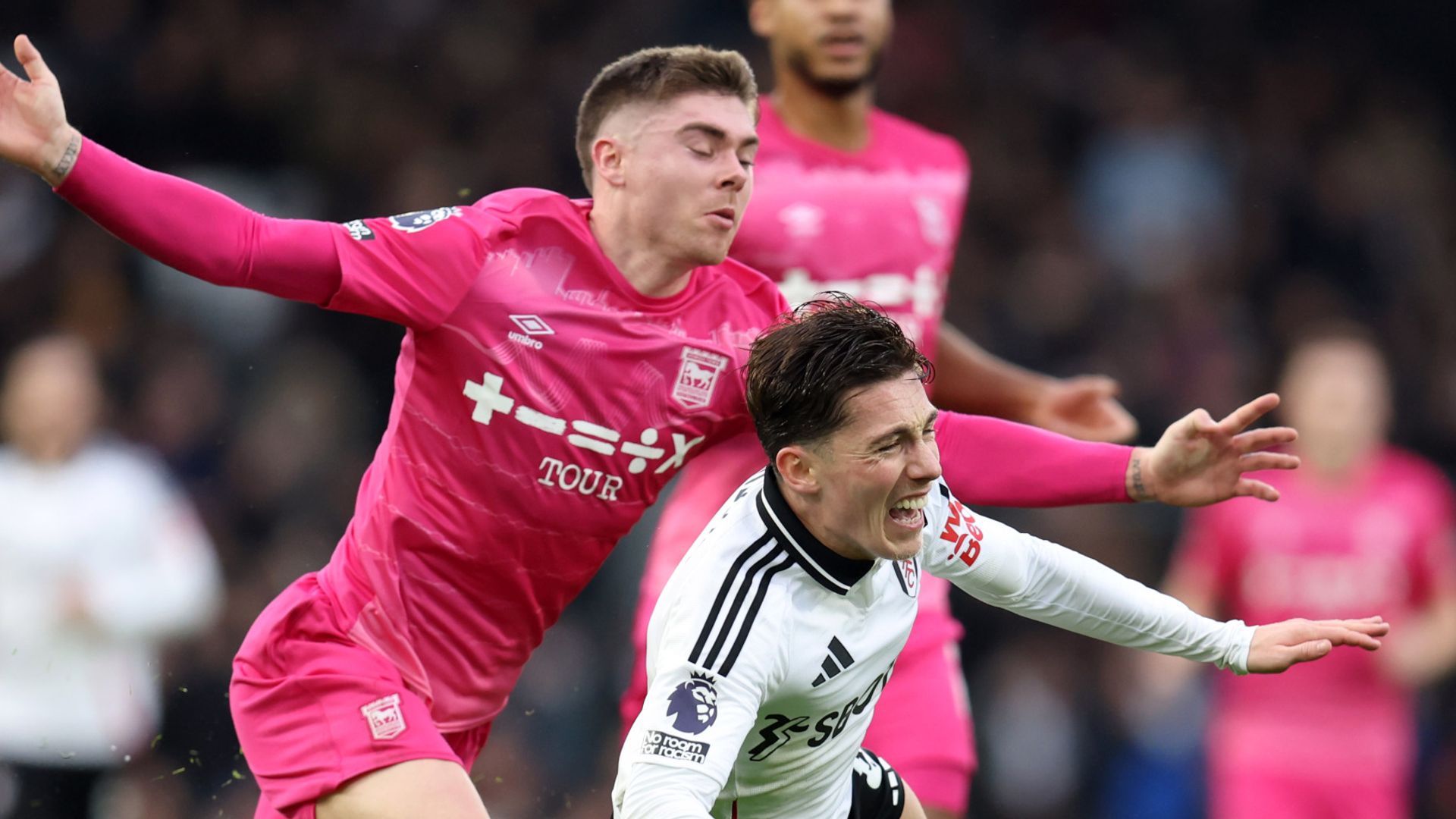 Silva 'cannot understand' referee after Davis avoids red at Fulham