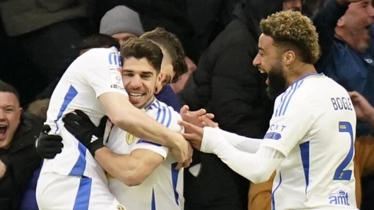 Leeds ease past Sheff Wed to reclaim Championship top spot