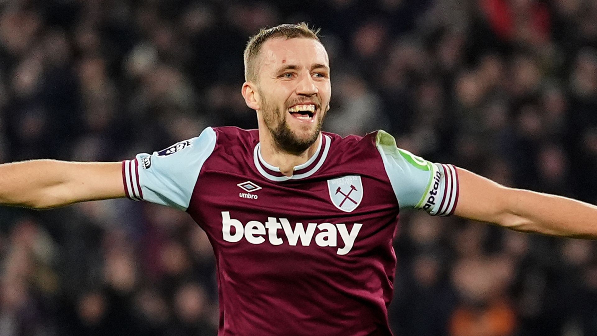 West Ham survive Fulham comeback to give Potter reign lift-off