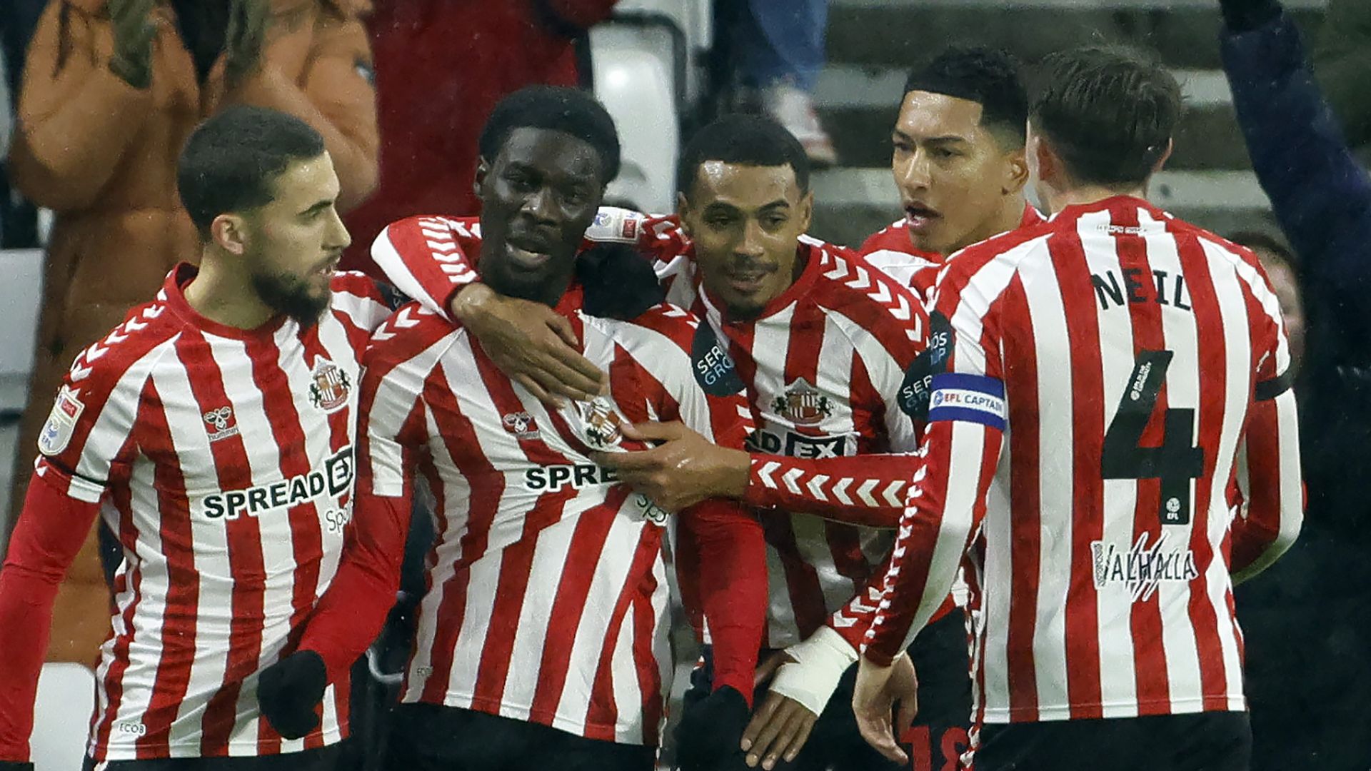 Sunderland overcome Sheff Utd with statement win in promotion hunt