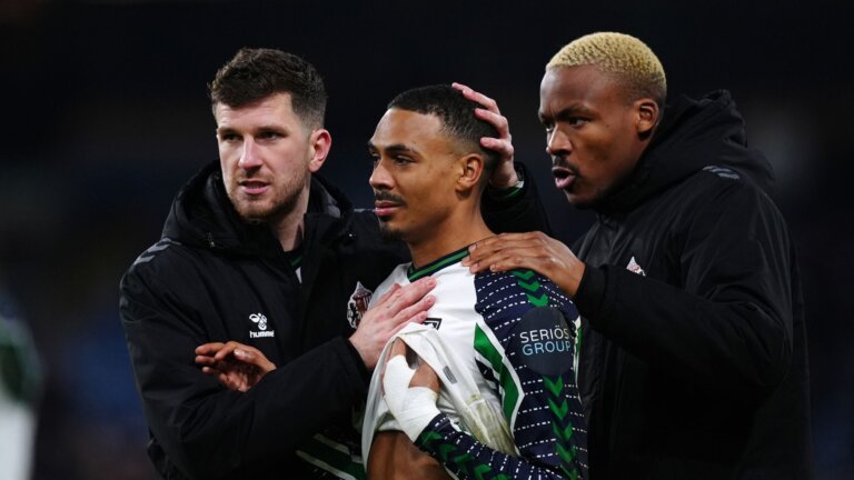 Trafford saves TWO late Isidor pens as Burnley hold Sunderland