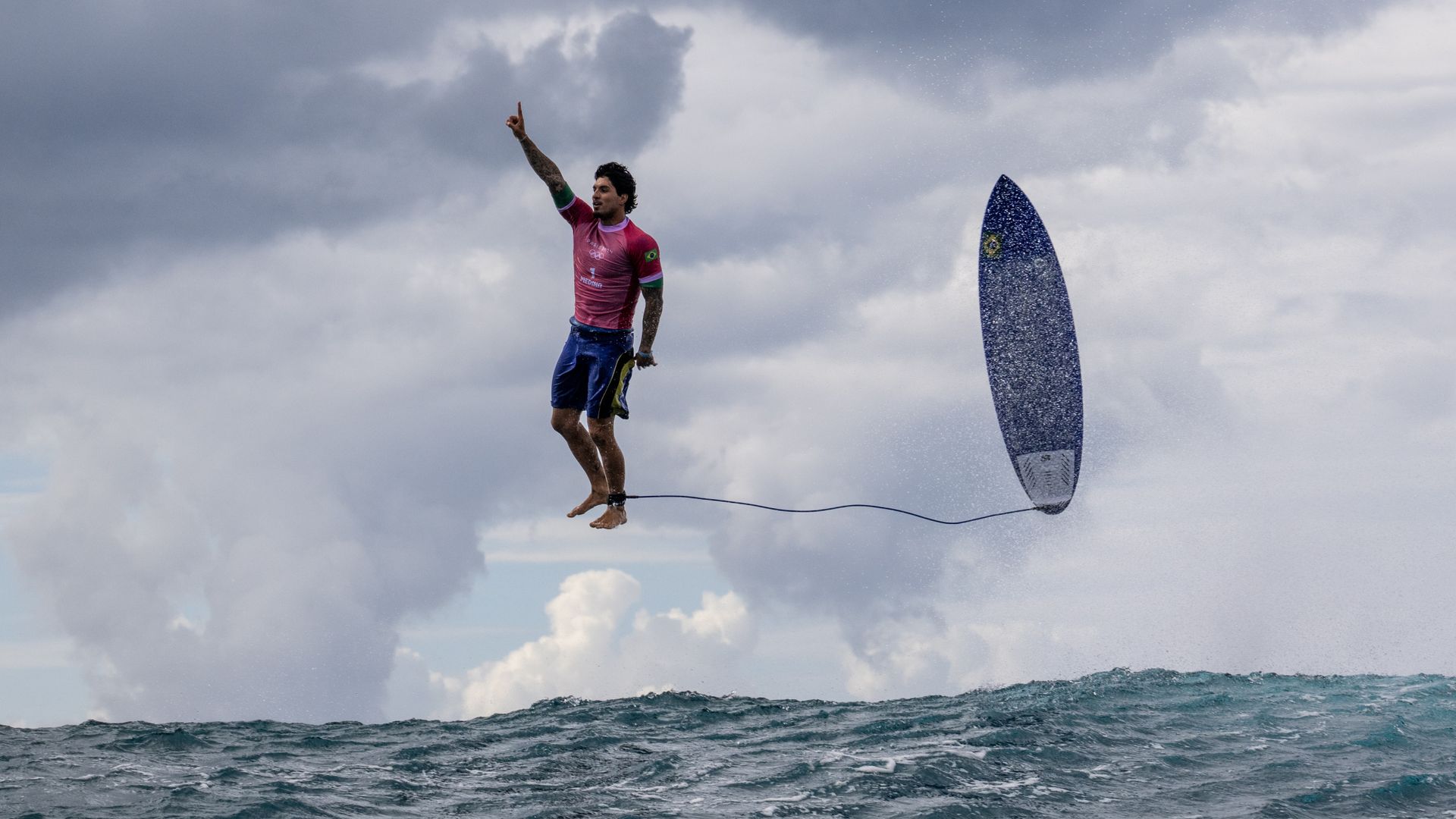 World Sports Photography Awards 2025 - surfing image earns gold