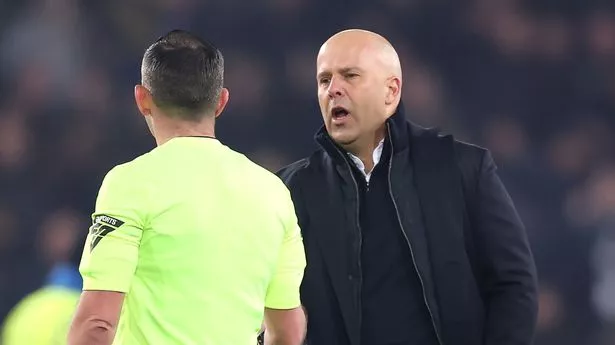 Arne Slot aims subtle dig at Michael Oliver as he clarifies Liverpool red card saga