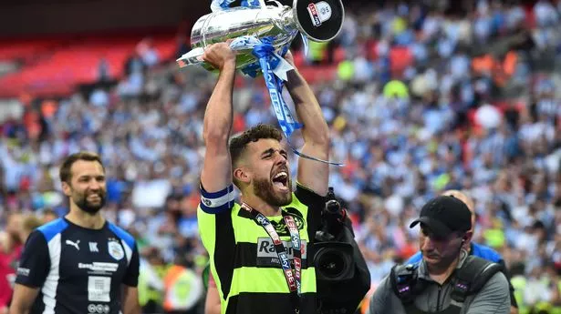 Ex-Premier League star forced to retire aged 32 after cruel injury blow