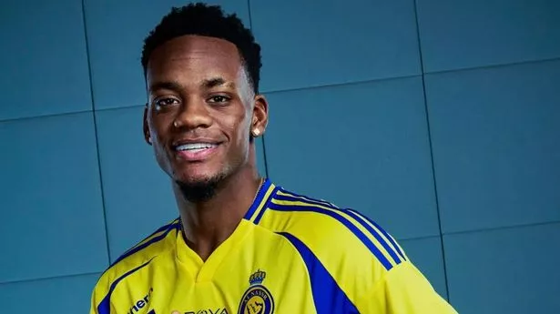 Jhon Duran follows Steven Gerrard example after Saudi switch to leave 600-mile commute