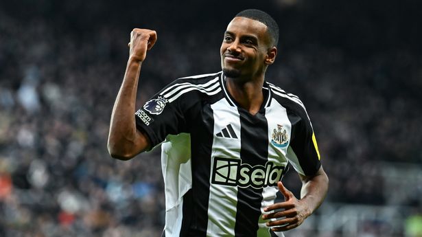 Alexander Isak responds to Arsenal transfer https://www.mirror.co.uk/sport/football/transfer-news/alexander-isak-future-newcastle-arsenal-34594658s and why they make him laugh