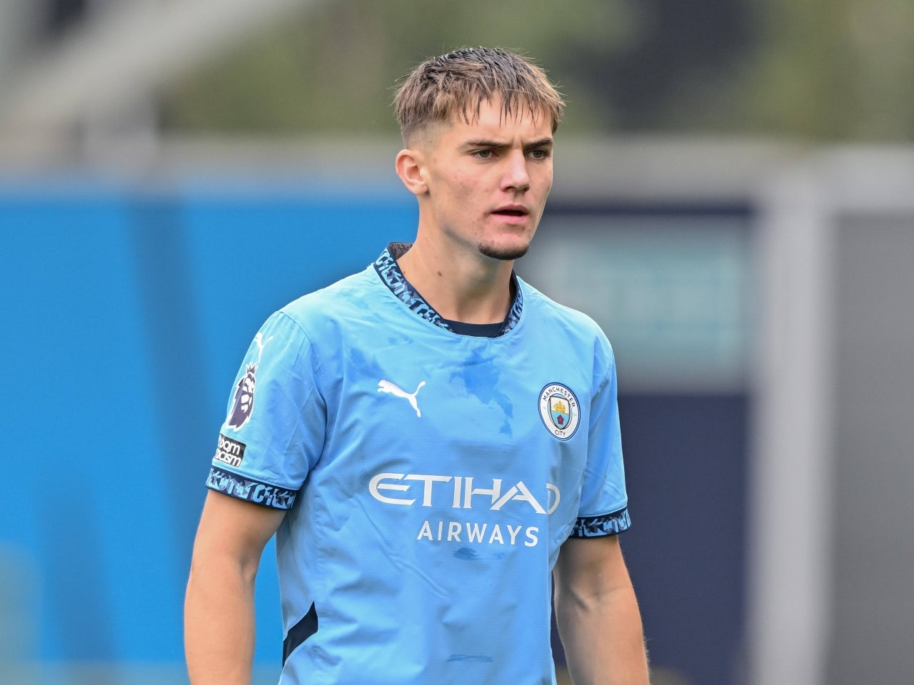 Jacob Wright: Transfer fee revealed as Man City midfielder agrees to join Championship club