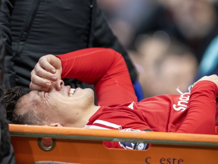 Man United injury, suspension news vs. Ipswich: Amad Diallo, Kobbie Mainoo, Lisandro Martinez updates