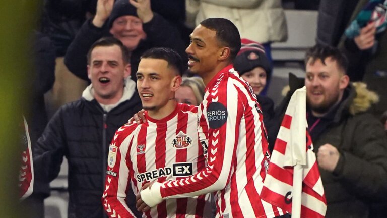 Routine Sunderland win sends Luton bottom of the table