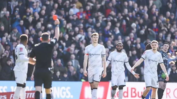Millwall fans pay tribute to goalkeeper in same minute he injured Jean-Philippe Mateta
