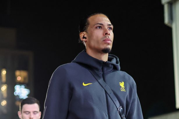 Liverpool icon sends message to FSG amid Virgil van Dijk contract stand-off
