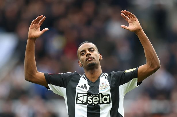 Arsenal news: Gunners find £60m Isak alternative as ambitious move for Man Utd hero backed