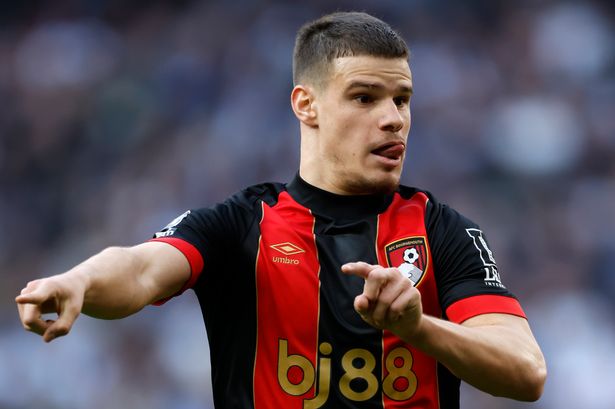 Liverpool news: Arne Slot target talks up Reds move as new contract effort fails