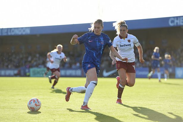 Chelsea Women suffer setback as Man Utd and Arsenal keep slim WSL title hopes alive