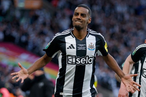 Sweden boss in no doubt where Alexander Isak ranks in the Premier League’s hotshots