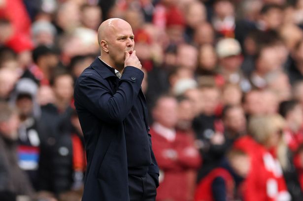 Arne Slot warned off signing Trent Alexander-Arnold replacement as two targets emerge