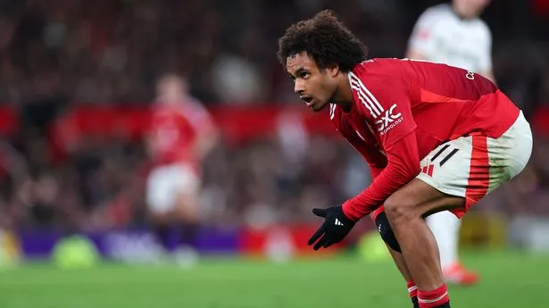 Joshua Zirkzee delivered brutal blow as manager tells Man Utd star ‘he’s not good enough’