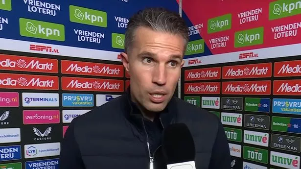 Robin van Persie shows where loyalties lie with telling Man Utd vs Arsenal response