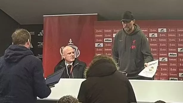 Jurgen Klopp had signed Man Utd contract put in front of him at Old Trafford