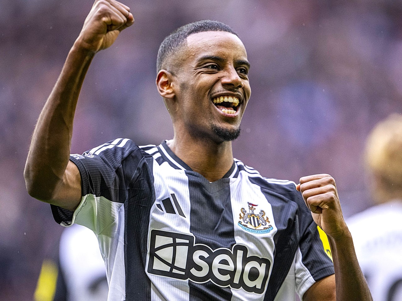 Liverpool, Arsenal-https://www.sportsmole.co.uk/football/arsenal/transfer-talk/news/isak-issues-latest-update-on-newcastle-future-reacts-to-dramatic-injury-reports_567938.htmled Alexander Isak issues update on Newcastle future, reacts to "dramatic" injury reports before EFL Cup final