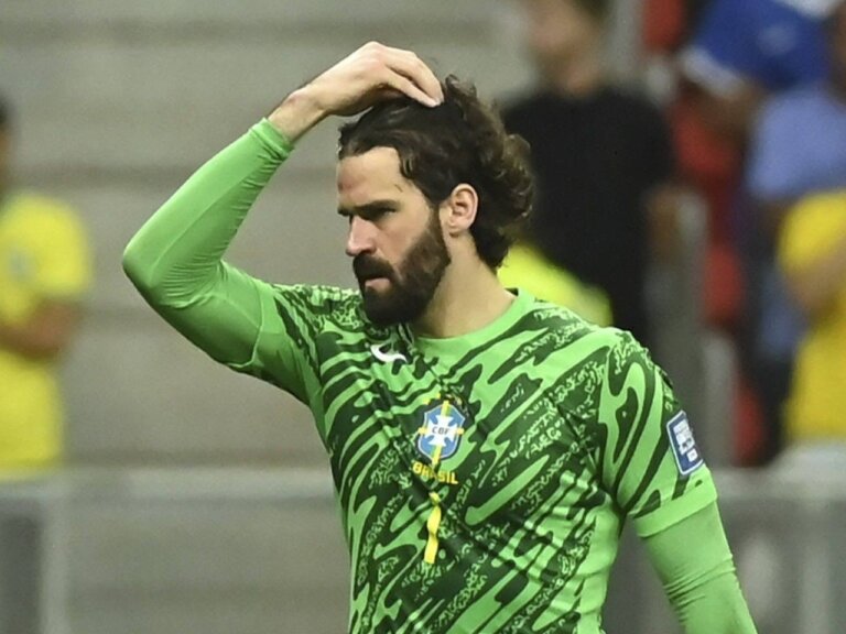 Alisson injury: Who should start for Brazil against Argentina in World Cup qualifier after costly Colombia win?