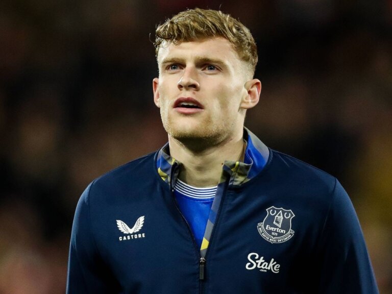 Liverpool, Man United-https://www.sportsmole.co.uk/football/man-utd/transfer-talk/news/liverpool-man-united-linked-defender-opens-door-to-summer-move_568637.htmled defender ‘opens door to summer move’ following Thomas Tuchel England snub?