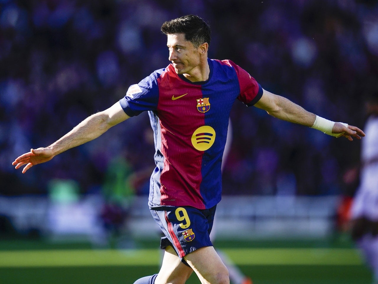 Barcelona 4-1 Girona: Highlights, man of the match, stats as Hansi Flick's side send out La Liga title message to Real Madrid
