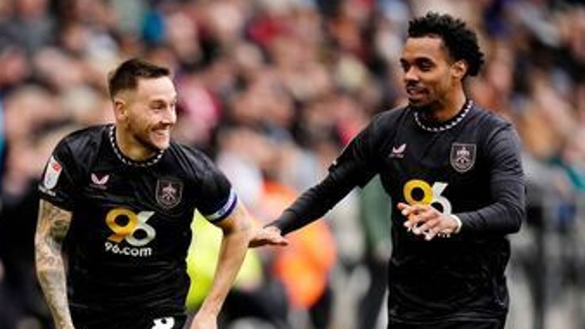 Champ highlights: Burnley win to close on Leeds, Coventry beat Sunderland LIVE!