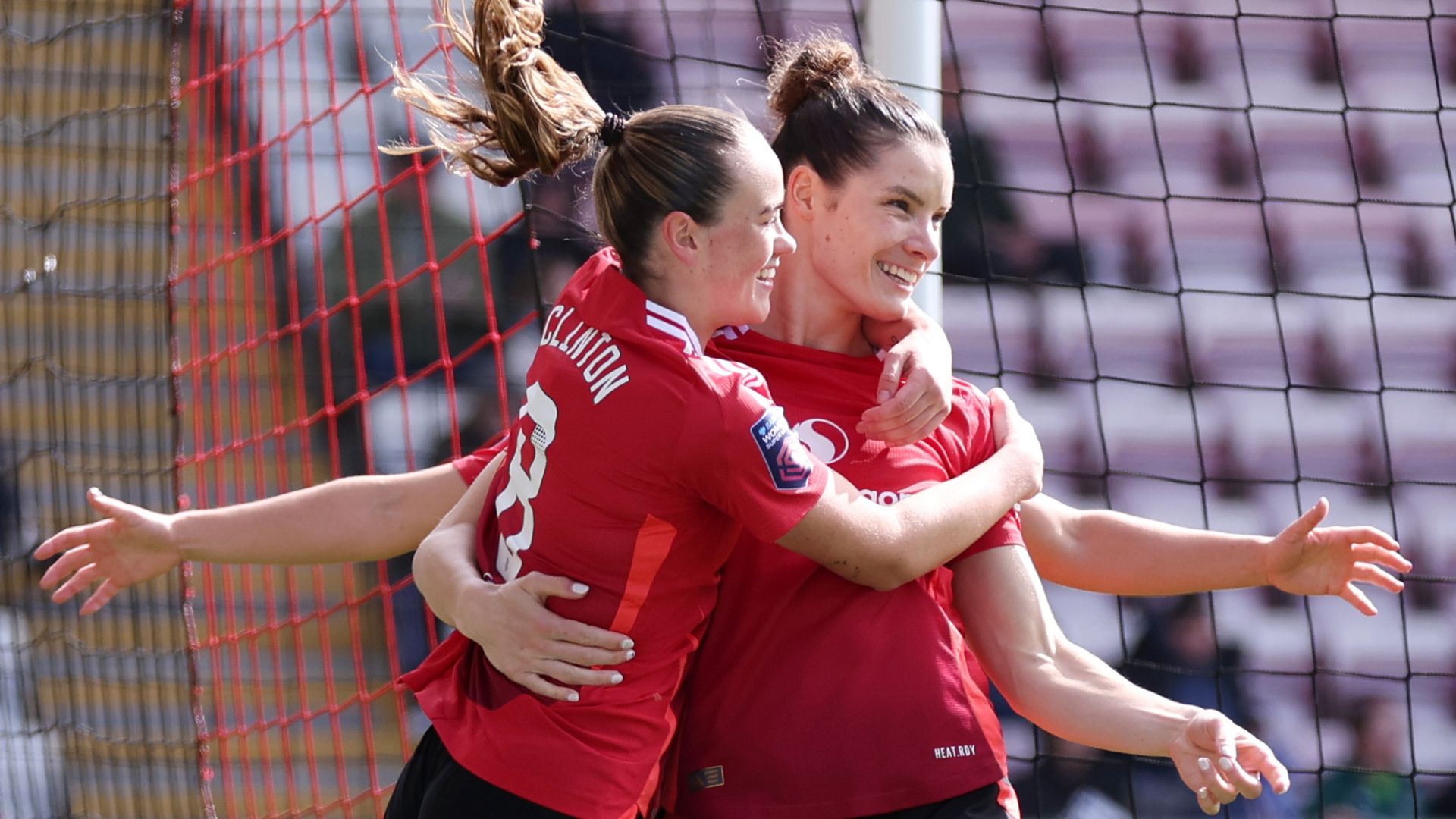 Man Utd see off Everton to keep pace in WSL top three race