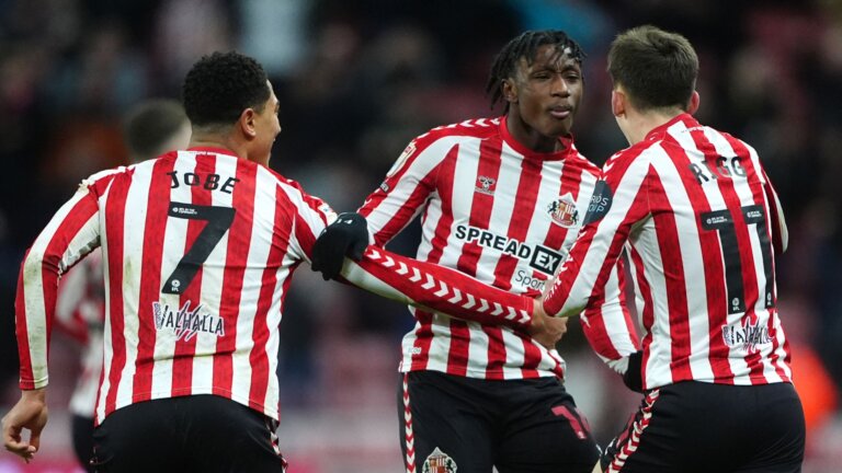 Late Mundle stunner earns point for Sunderland