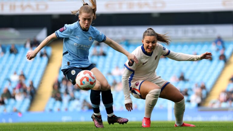 WSL: Man City host Chelsea after West Ham beat Spurs LIVE!