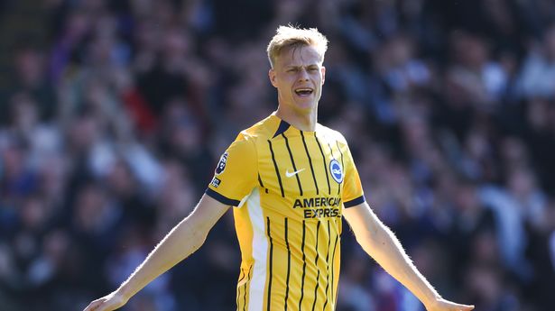 BREAKING: Premier League star in sickening collision left needing oxygen and NINE MINUTES of treatment